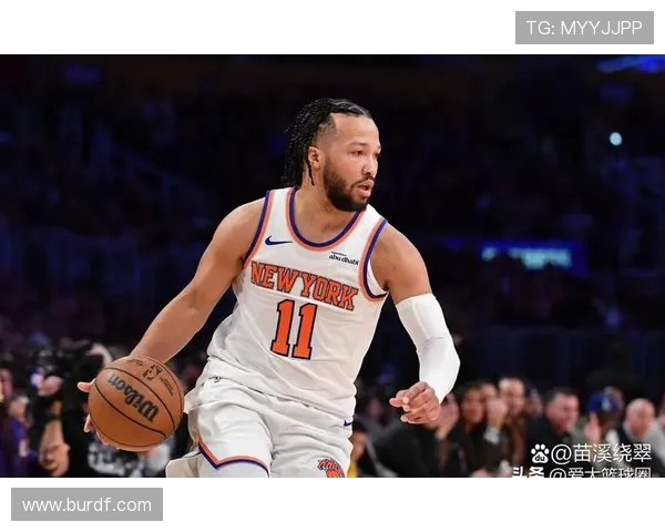 斯波盛赞布伦森关键时刻留痕彰显伟大球星赛场领袖气质稳健之道